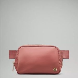 Lululemon Everywhere Belt Bag 1L
Metal Hardware- Spiced Chai/Gold